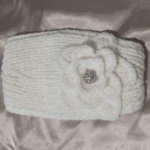 Winter ear warmer headband .